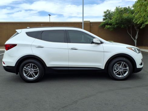 Used 2018 Hyundai Santa Fe Sport image 8