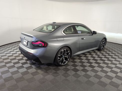 Used 2025 BMW 230i Coupe w/ Convenience Package image 7