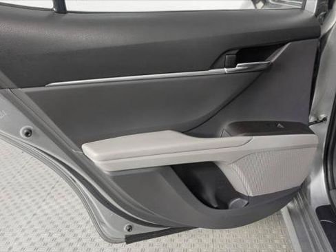 Used 2021 Toyota Camry LE FWD image 12