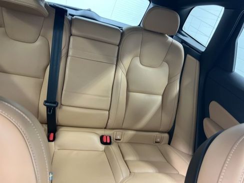 Used 2022 Volvo XC60 B5 Inscription w/ Climate Package image 28