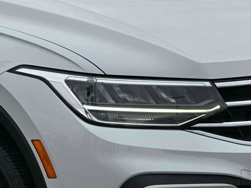 Certified 2023 Volkswagen Tiguan SE image 7