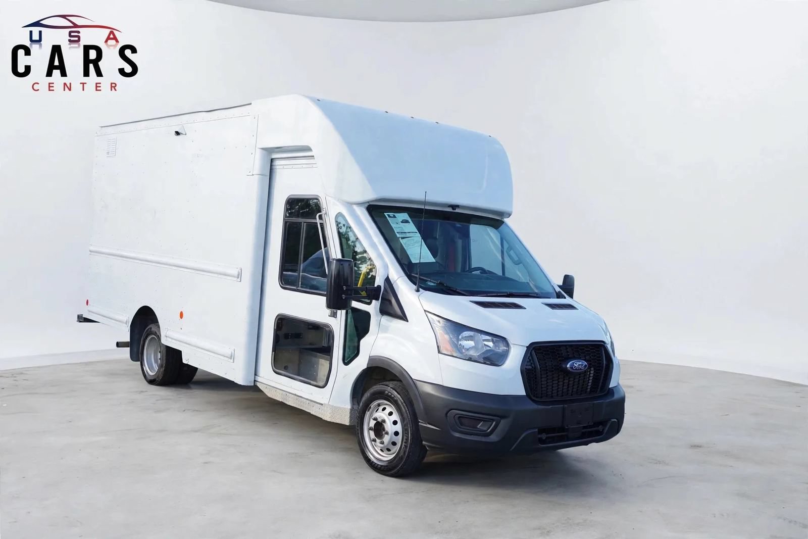 Used 2021 Ford Transit 350 DRW RWD image 3