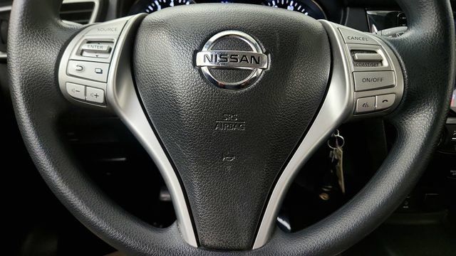 Used 2015 Nissan Rogue S FWD image 56