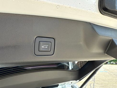 New 2026 Chevrolet TrailBlazer LT w/ Convenience Package FWD image 9