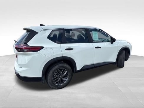 Certified 2024 Nissan Rogue S FWD image 8