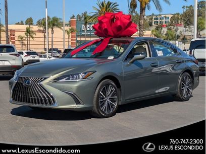 New 2025 Lexus ES 300h w/ Premium Package