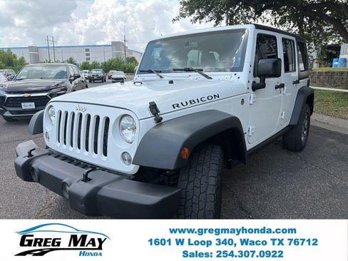 Used 2015 Jeep Wrangler Unlimited Rubicon w/ Connectivity Group AWD/4WD image 7