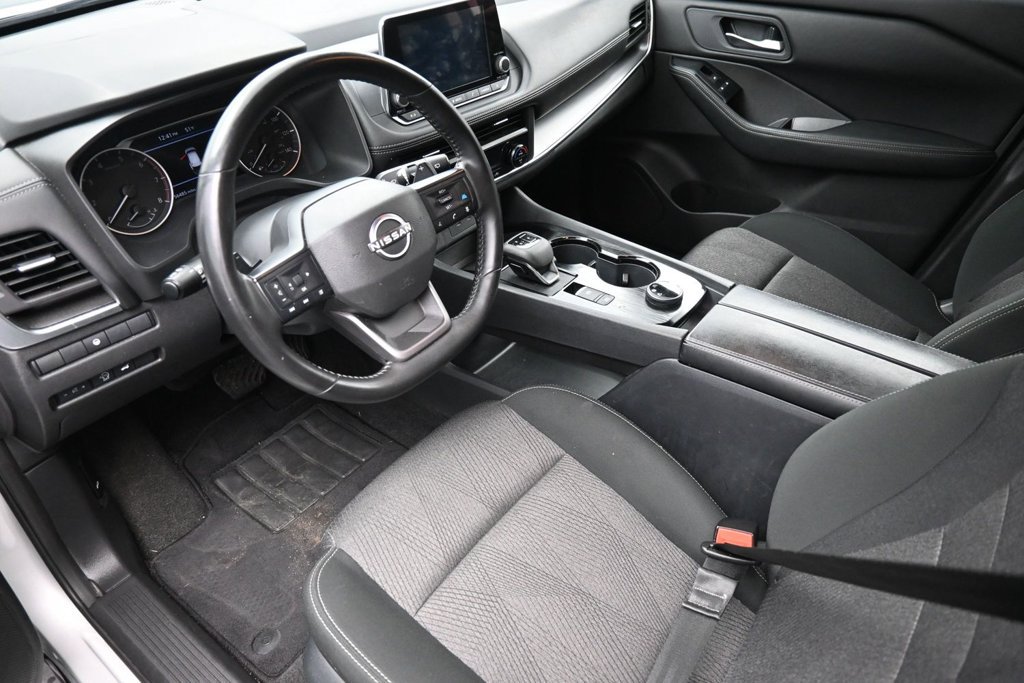 Used 2025 Nissan Rogue SV AWD/4WD image 18