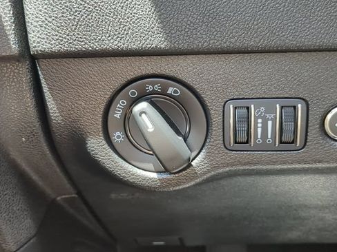 Used 2023 Dodge Charger R/T w/ Harman/Kardon Audio Group RWD image 28