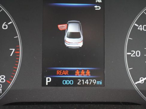 Used 2025 Toyota Corolla LE image 3