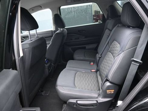 Used 2025 Nissan Pathfinder SV AWD/4WD image 29