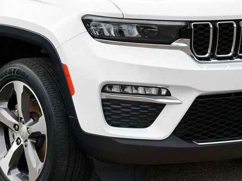 Used 2023 Jeep Grand Cherokee 4WD 4xe image 9