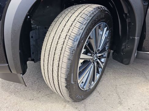 New 2026 Nissan Pathfinder Platinum w/ Accent Package image 36