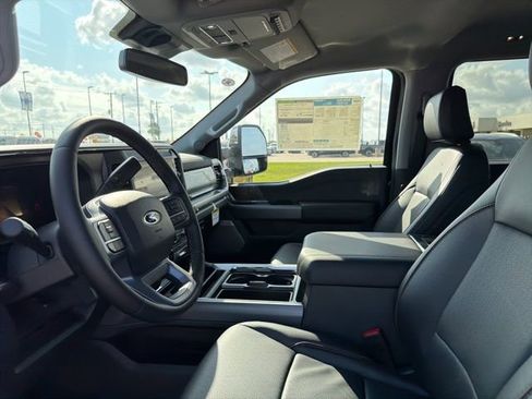 New 2025 Ford F250 Lariat w/ Chrome Package image 11