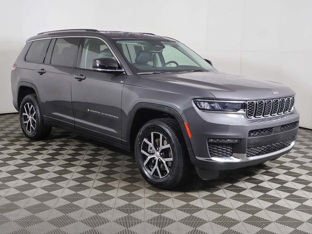 Used 2023 Jeep Grand Cherokee L Limited AWD/4WD image 55