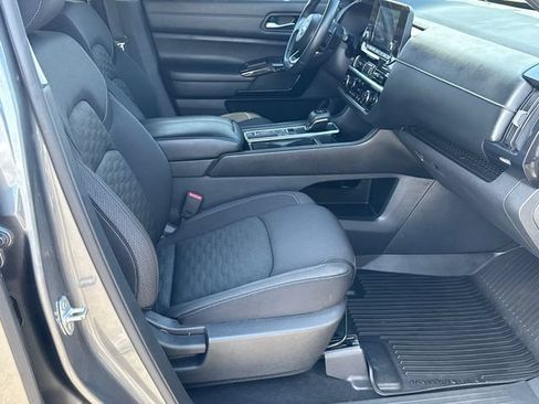 Used 2022 Nissan Pathfinder SV FWD image 13