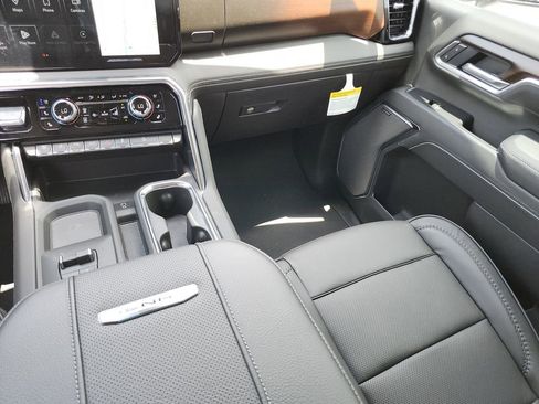 New 2026 GMC Sierra 2500 Denali w/ Denali Reserve Package AWD/4WD image 19