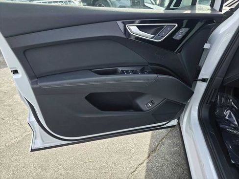 Used 2023 Audi Q4 e-tron Premium Plus w/ Premium Plus image 23