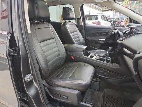 Used 2017 Ford Escape Titanium w/ Equipment Group 301A AWD/4WD image 10