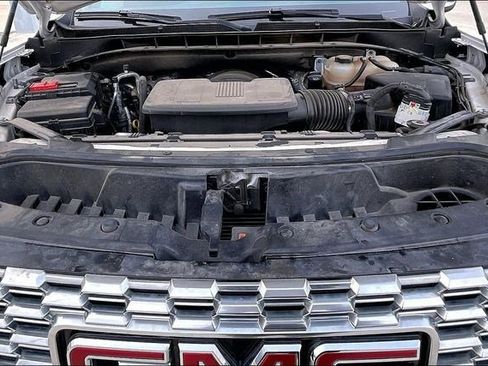 Used 2024 GMC Yukon XL Denali image 11