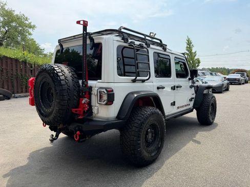 Used 2018 Jeep Wrangler Unlimited Sahara w/ Uconnect 4C Nav & Sound Group AWD/4WD image 6