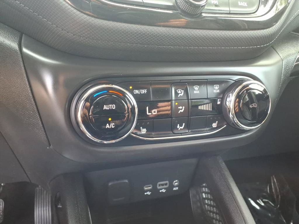 Used 2021 Chevrolet TrailBlazer LT AWD/4WD image 11