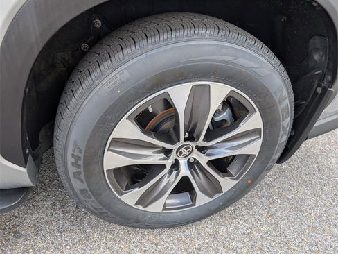 Used 2021 Toyota Highlander XLE image 33