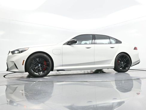 Used 2025 BMW M5 w/ Carbon Package AWD/4WD image 53