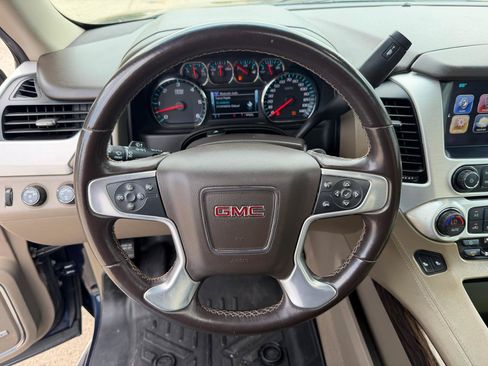 Used 2019 GMC Yukon SLT w/ HD Trailering Package AWD/4WD image 12