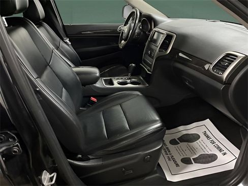 Used 2011 Jeep Grand Cherokee Laredo image 9