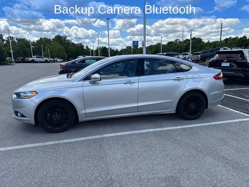 Used 2016 Ford Fusion SE w/ Equipment Group 202A FWD image 3