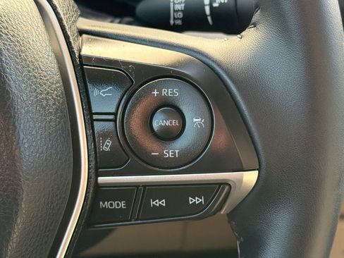 Used 2022 Toyota Camry XLE w/ Navigation Package FWD image 17