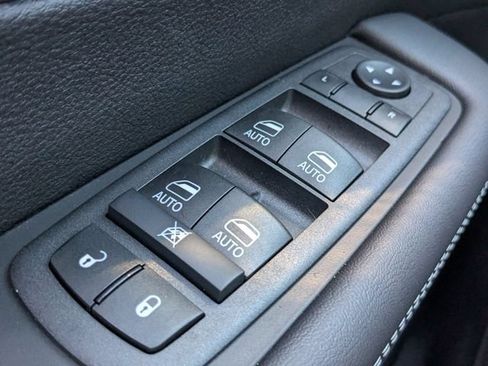 New 2026 Chrysler Pacifica Select AWD/4WD image 22