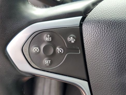 Used 2023 Chevrolet Traverse LT image 24