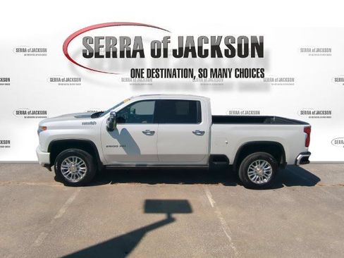 Used 2022 Chevrolet Silverado 2500 High Country AWD/4WD image 5