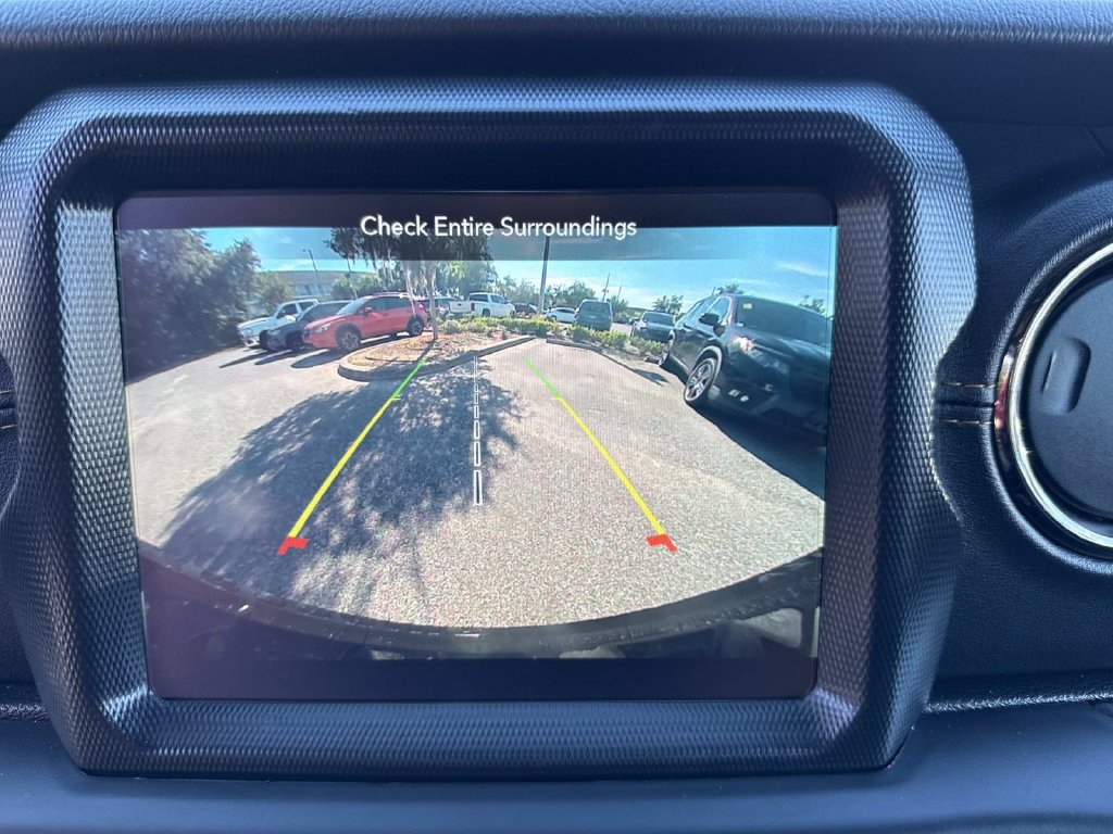 Used 2021 Jeep Wrangler Unlimited Sahara AWD/4WD image 30