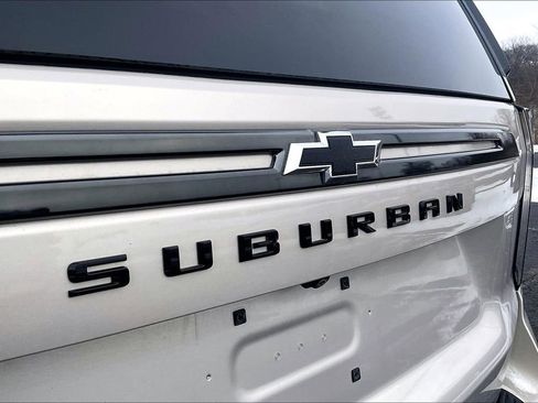 Used 2022 Chevrolet Suburban Z71 w/ Z71 Off-Road Package image 27