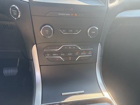 Certified 2019 Ford Edge SEL w/ Equipment Group 201A FWD image 16