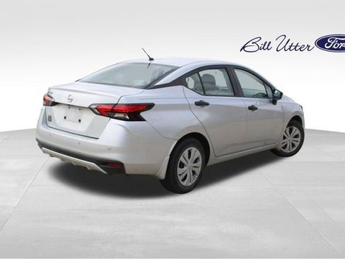 Used 2021 Nissan Versa S image 5