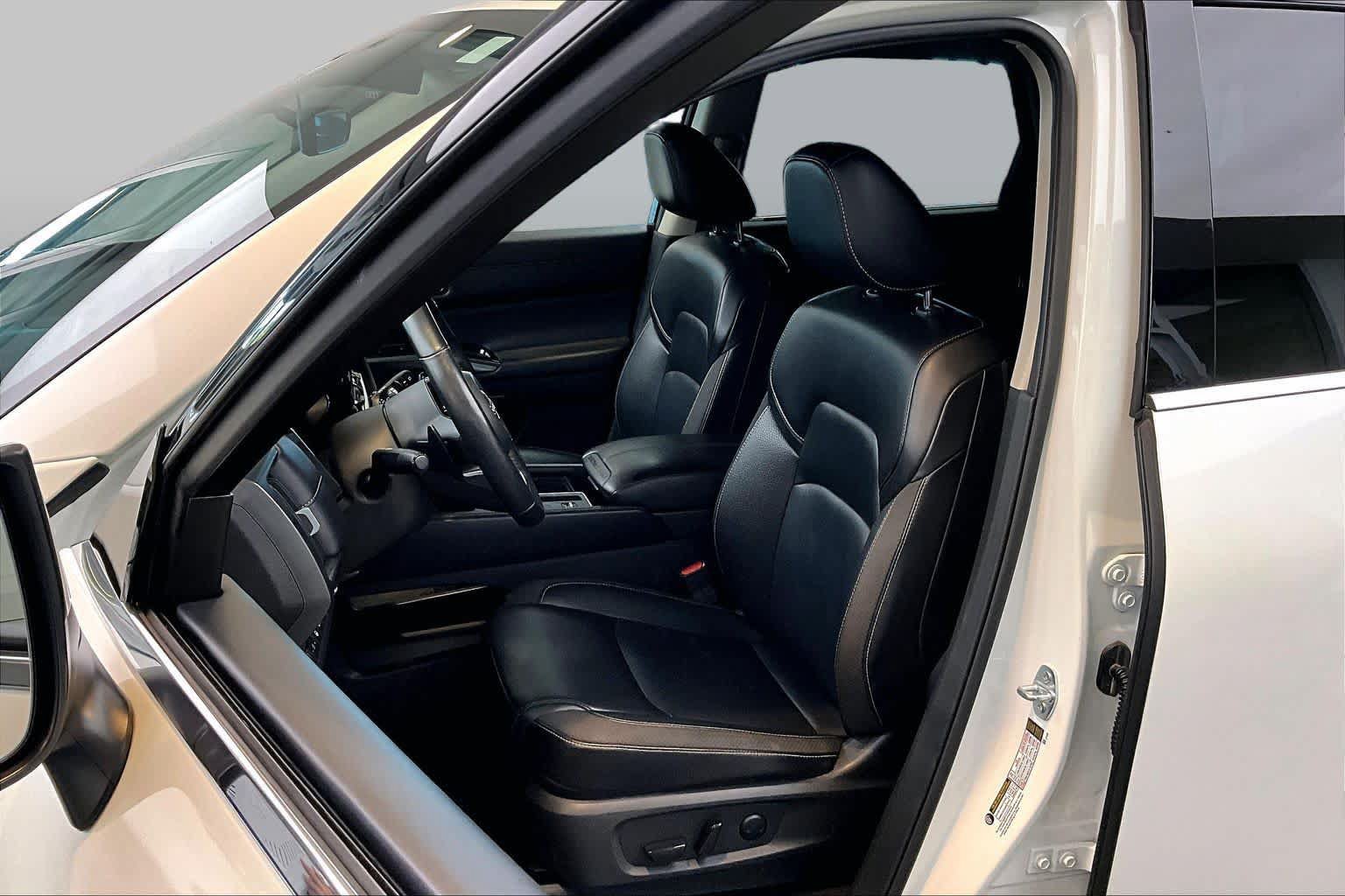 Used 2024 Nissan Pathfinder SL FWD image 8