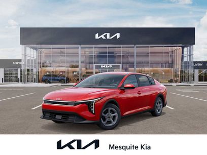 New 2025 Kia K4 LXS
