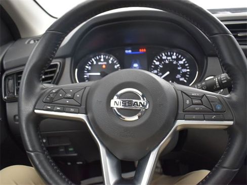 Used 2022 Nissan Rogue Sport SL w/ Premium Package image 13