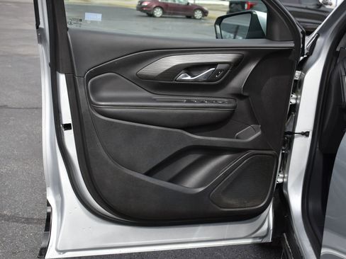 Used 2022 GMC Terrain SLE w/ Driver Convenience Package image 12