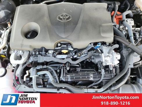Used 2025 Toyota Camry SE image 31