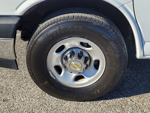 Used 2024 Chevrolet Express 3500 LT w/ LT Preferred Equipment Group image 11