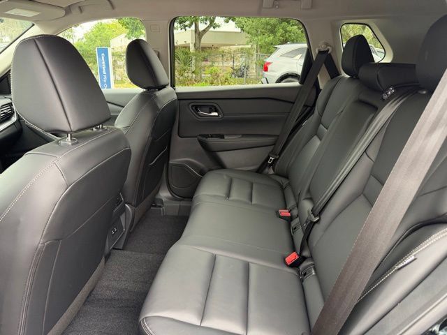 Used 2026 Nissan Rogue SL AWD/4WD image 11