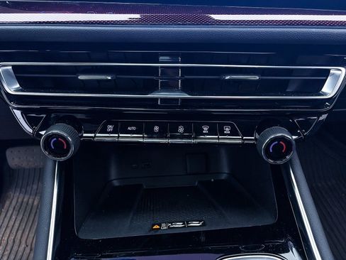 Used 2024 Chevrolet Traverse RS w/ LPO, Floor Liner Package image 29