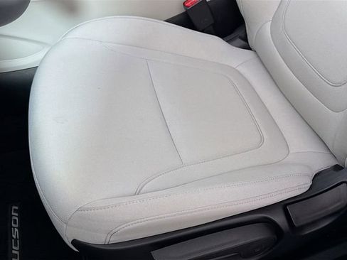 Certified 2025 Hyundai Tucson SE image 20