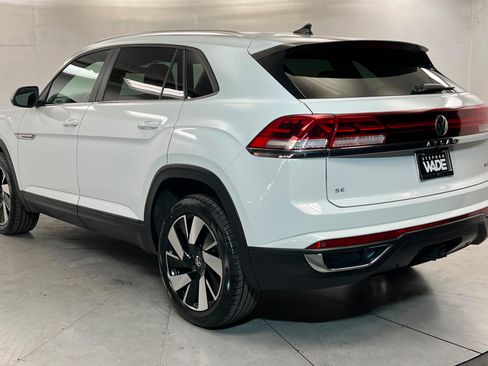 Used 2025 Volkswagen Atlas Cross Sport SE AWD/4WD image 3