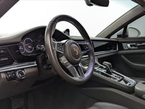 Used 2017 Porsche Panamera 4 AWD/4WD image 22